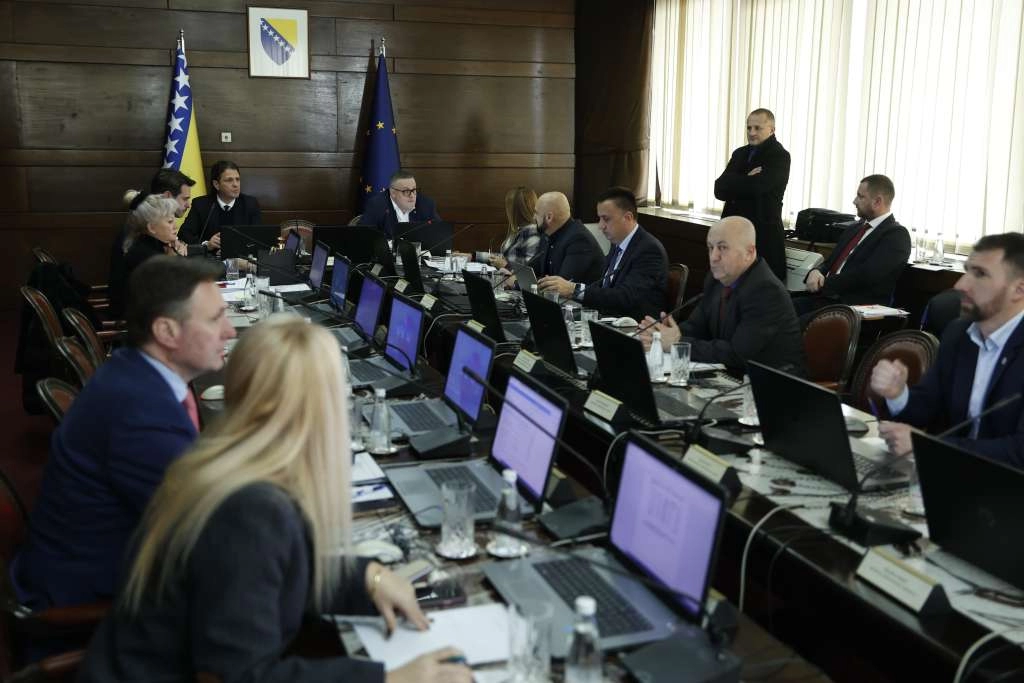 Vlada FBiH: Utvrđena najniža plaća za 2025. u iznosu od 1.000 KM